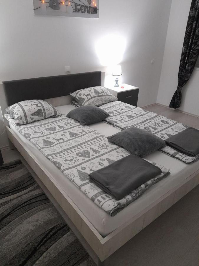 Apartman Lela Karlovac Exterior foto